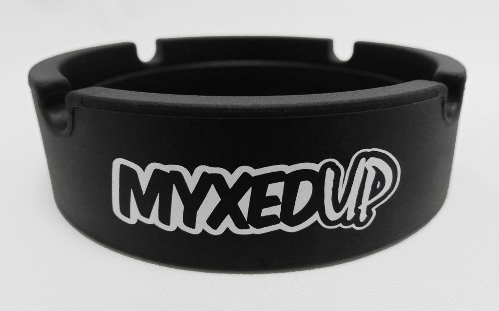 Silicone Ashtray by Myxed Up black