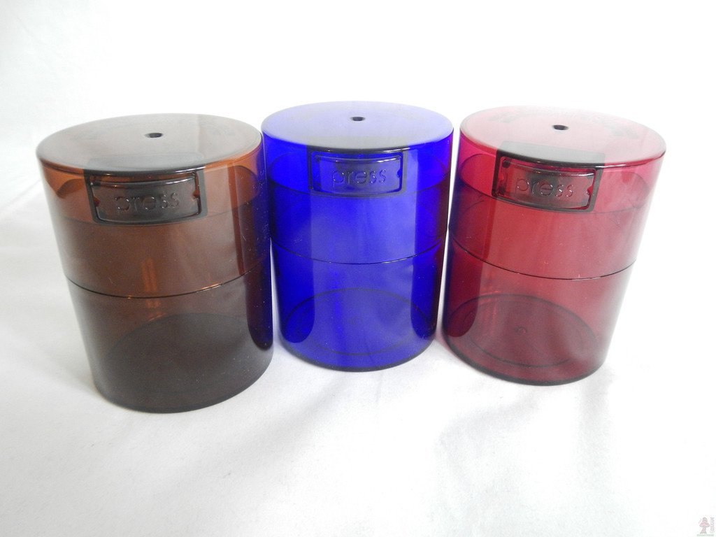 .57 Liter Tight Vac Container in Brown Blue or Red